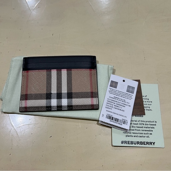 NWT Burberry cardholder - Picture 3 of 6